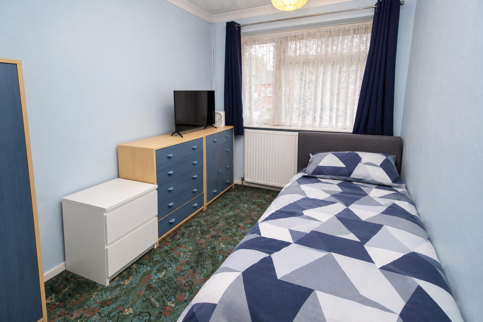 Andover Close, Tilehurst, Reading